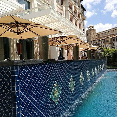 Pivot Hotel Montecasino Йоханесбург Екстериор снимка