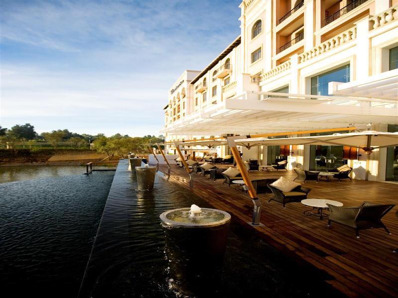 Pivot Hotel Montecasino Йоханесбург Екстериор снимка
