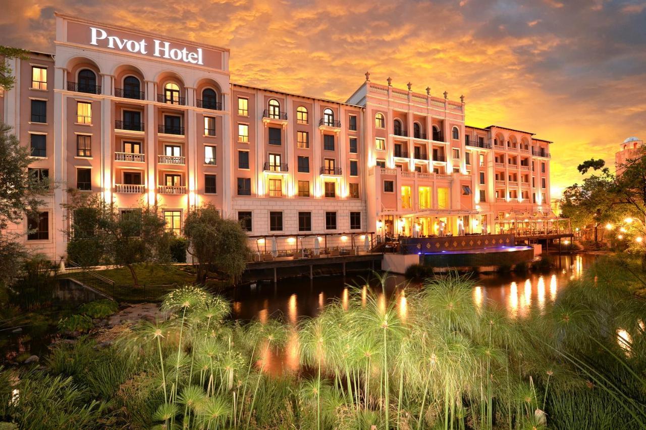 Pivot Hotel Montecasino Йоханесбург Екстериор снимка