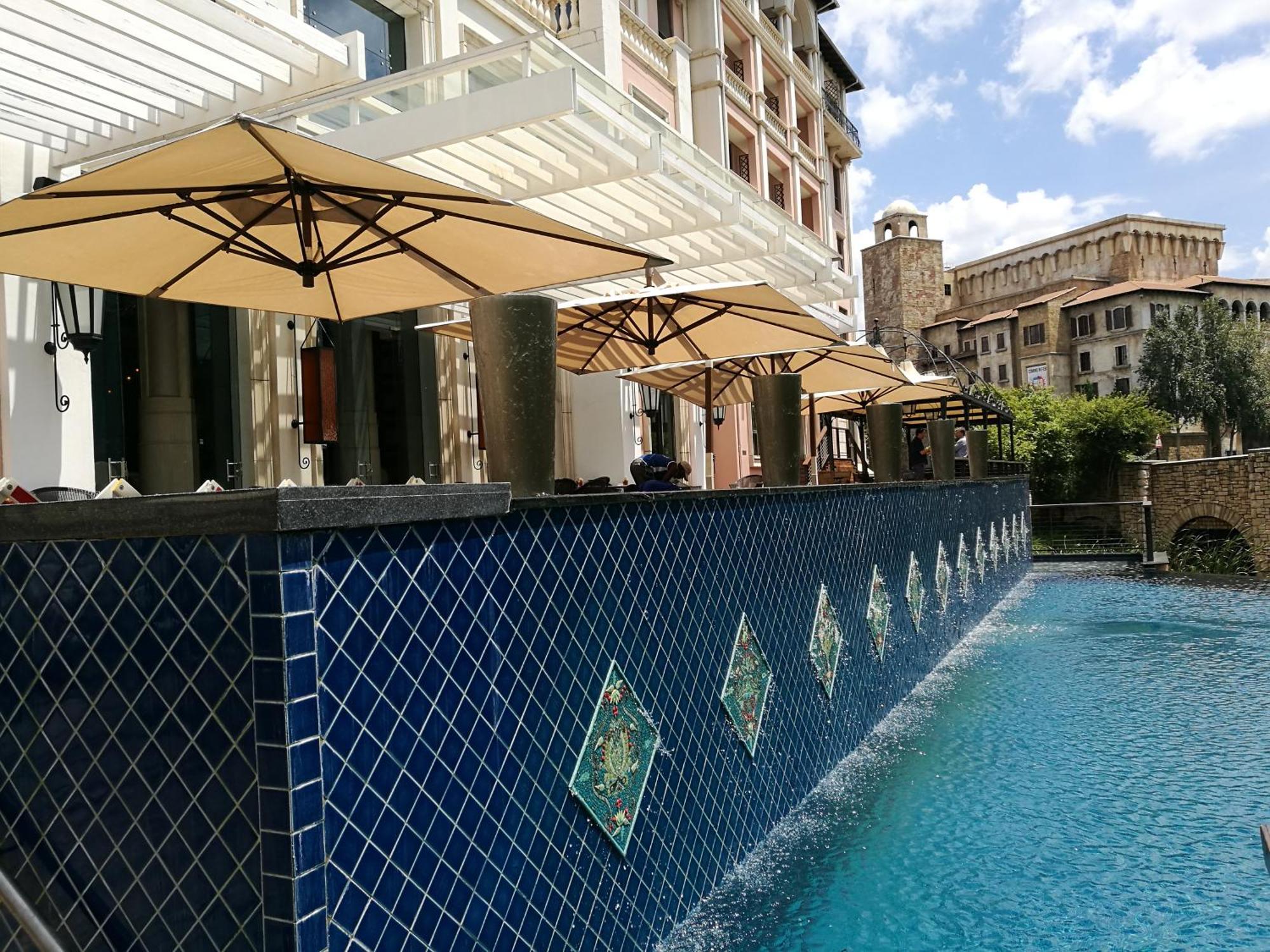 Pivot Hotel Montecasino Йоханесбург Екстериор снимка