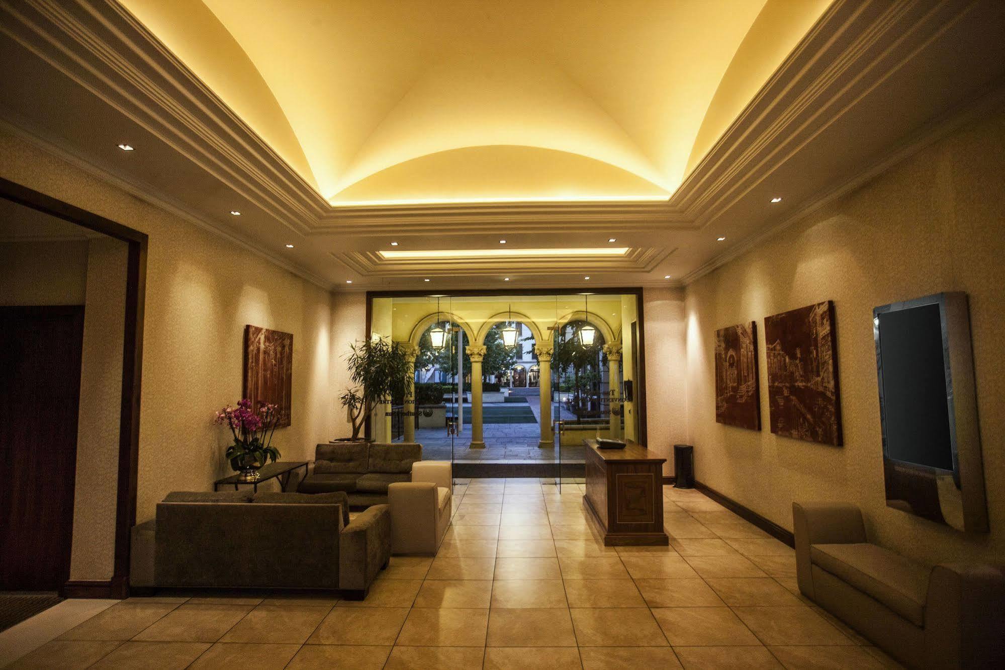Pivot Hotel Montecasino Йоханесбург Екстериор снимка