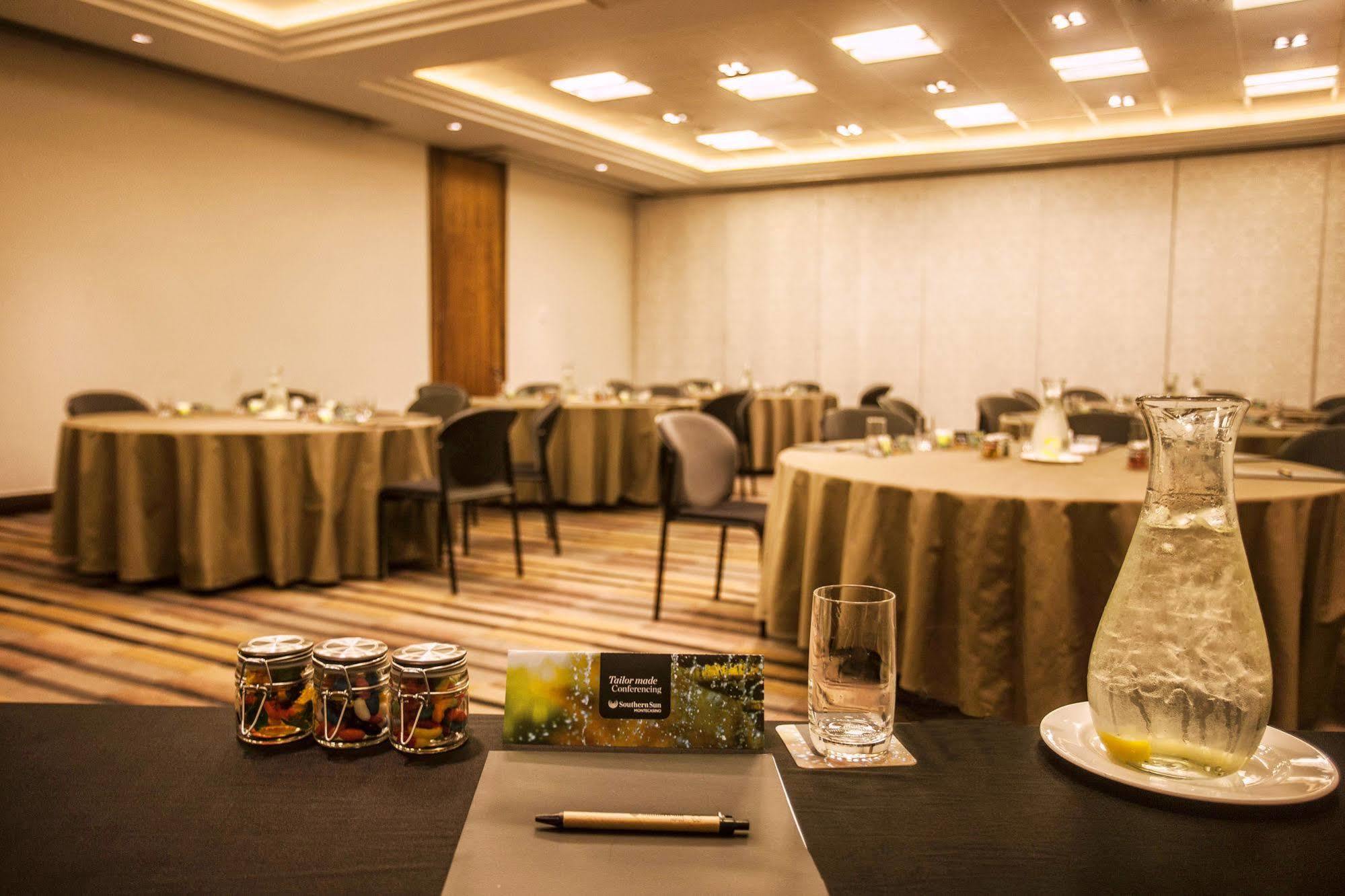 Pivot Hotel Montecasino Йоханесбург Екстериор снимка